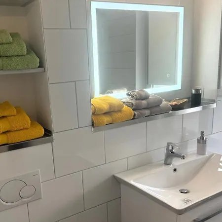 Neu Renovierte Grosse In Der Stadt *