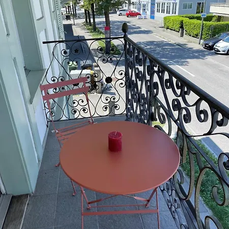 Neu Renovierte Grosse In Der Stadt Apartment