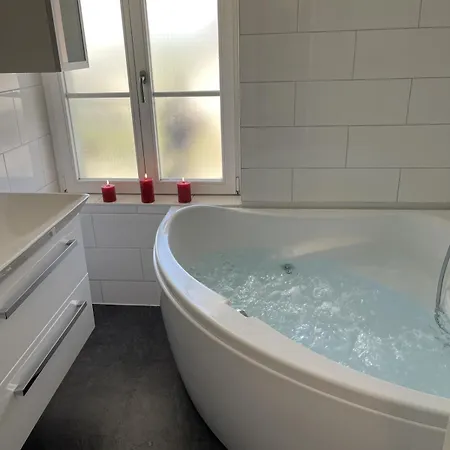 Neu Renovierte Grosse In Der Stadt Berno